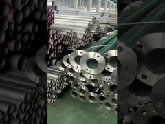 ท่อที่มี flange พร้อมสําหรับการขนส่ง